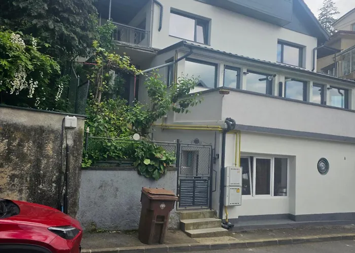 Terrace Green Hill House